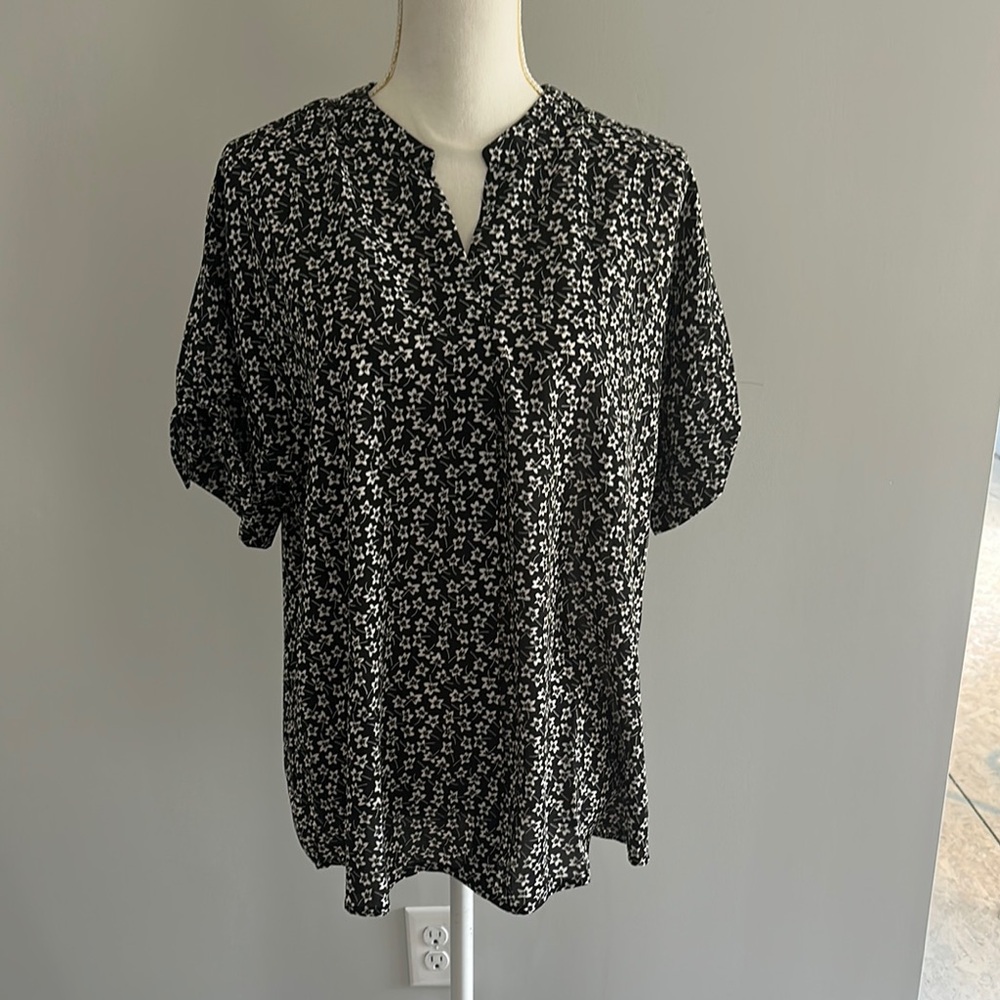 Black and White Floral Women's Top